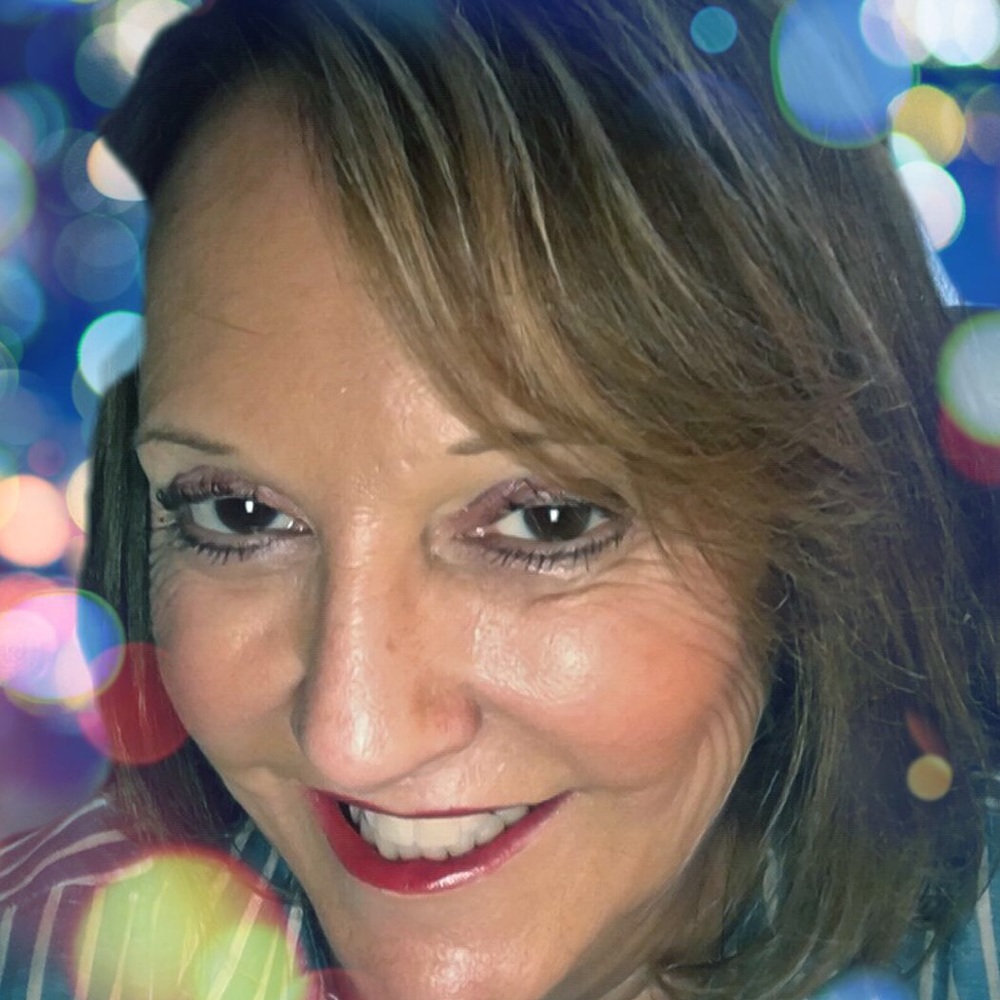 Meet your Posher, Deena
